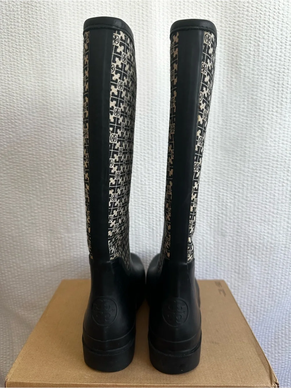 Tory Burch T Monogram Hurricane Tall Rain Boots Waterproof Black Cream Size 9